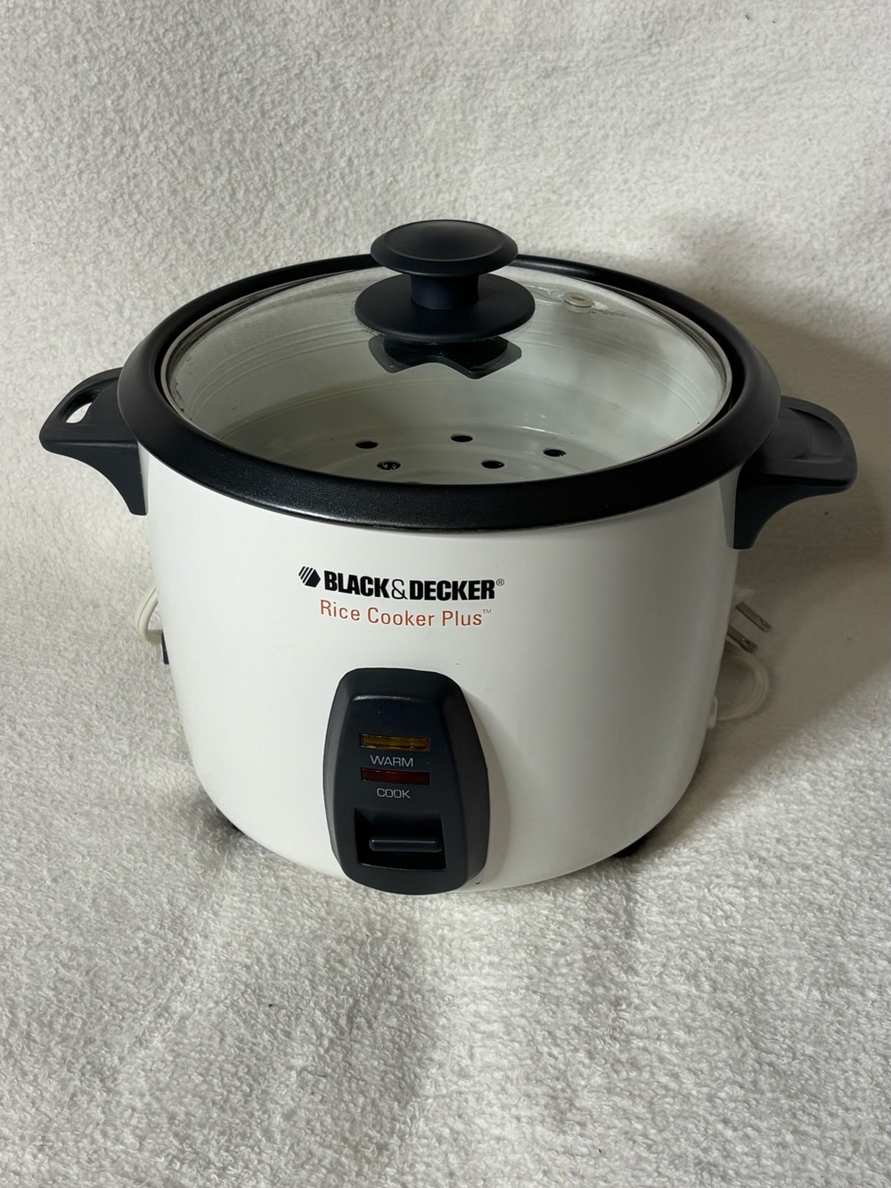 Black & Decker White Rice Cooker with Black Trim and Indicator Lights
